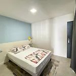 דירה Pop-art Proche Autoroute, Plages Et Attractions, Wifi - Tv, Deco Stylee, Calme Bessan