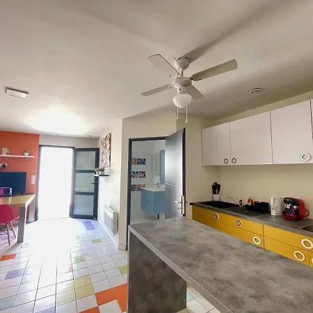 Apartment Pop-art Proche Autoroute, Plages Et Attractions, Wifi - Tv, Deco Stylee, Calme Bessan