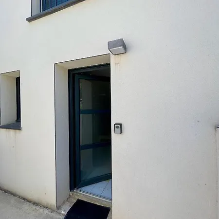 Pop-art Proche Autoroute, Plages Et Attractions, Wifi - Tv, Deco Stylee, Calme Apartment Bessan