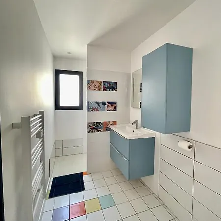 Pop-art Proche Autoroute, Plages Et Attractions, Wifi - Tv, Déco Stylée, Calme * Bessan