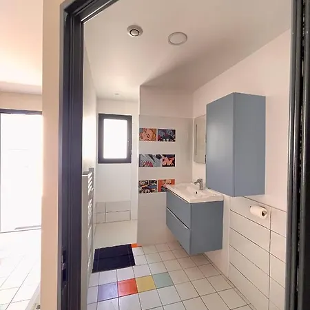 Pop-art Proche Autoroute, Plages Et Attractions, Wifi - Tv, Deco Stylee, Calme Apartment Bessan